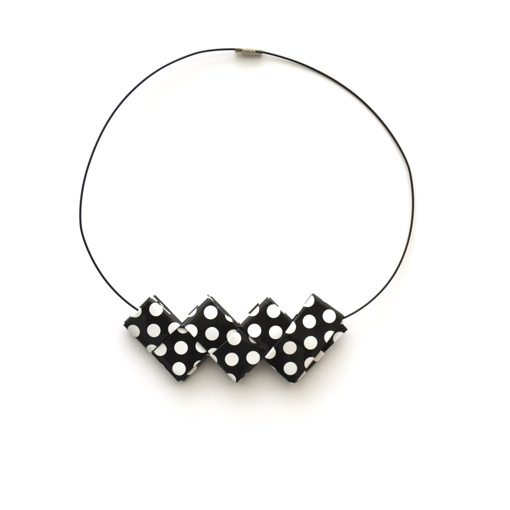 Collar de Aro Lunares