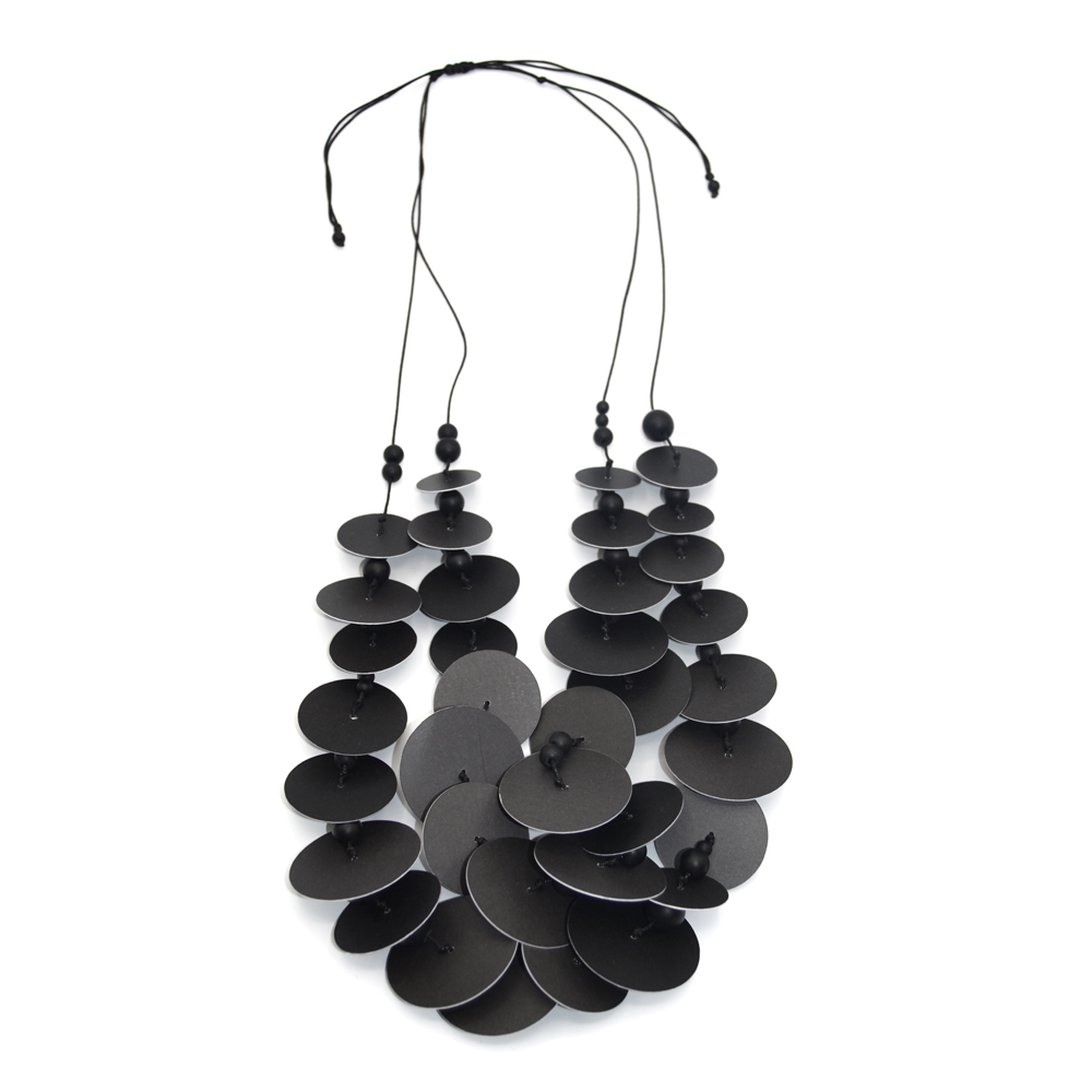 Collar Nenúfar Negro